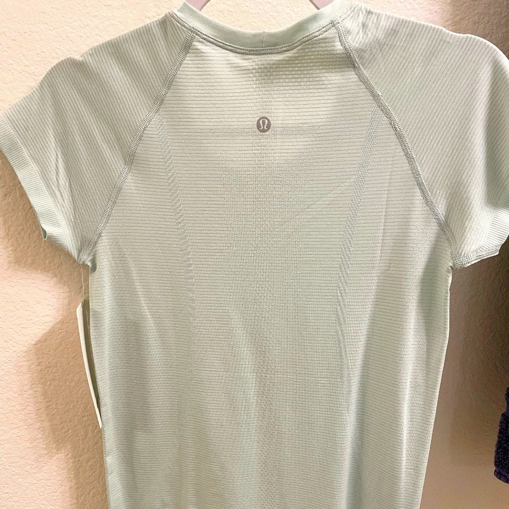 Lululemon Swiftly Tech Short Sleeve in Delicate Mint Size 6